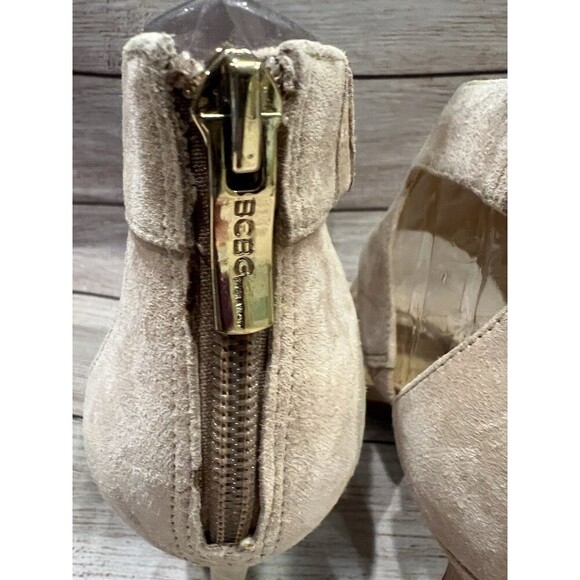 BCBGenerations Ivory Pumps, 5" Heel, 1" Platform, Zipper Back Size 8 - Picture 5 of 9